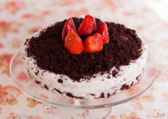 Vanilla strawberry ice cream cake